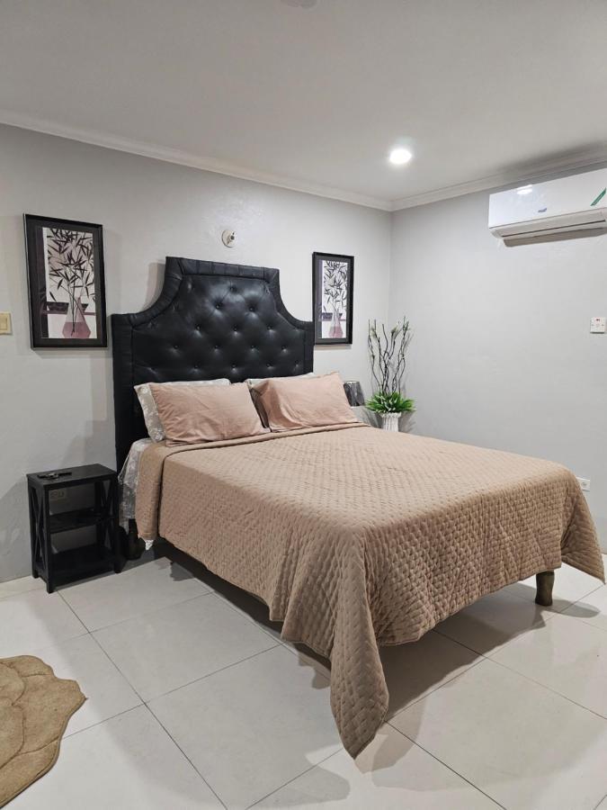 Secret Hideaway Apartment Ocho Rios Exterior photo